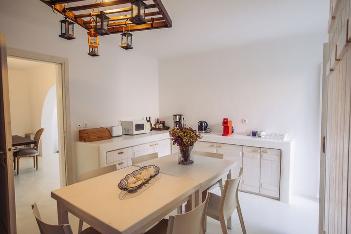 Fully Equipped Kitchen with Dining Table